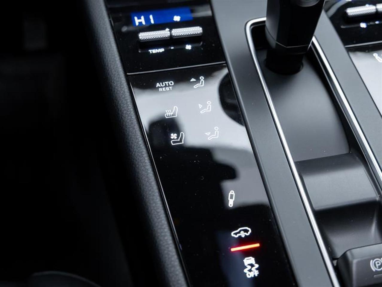 2025 Porsche Macan  Photo