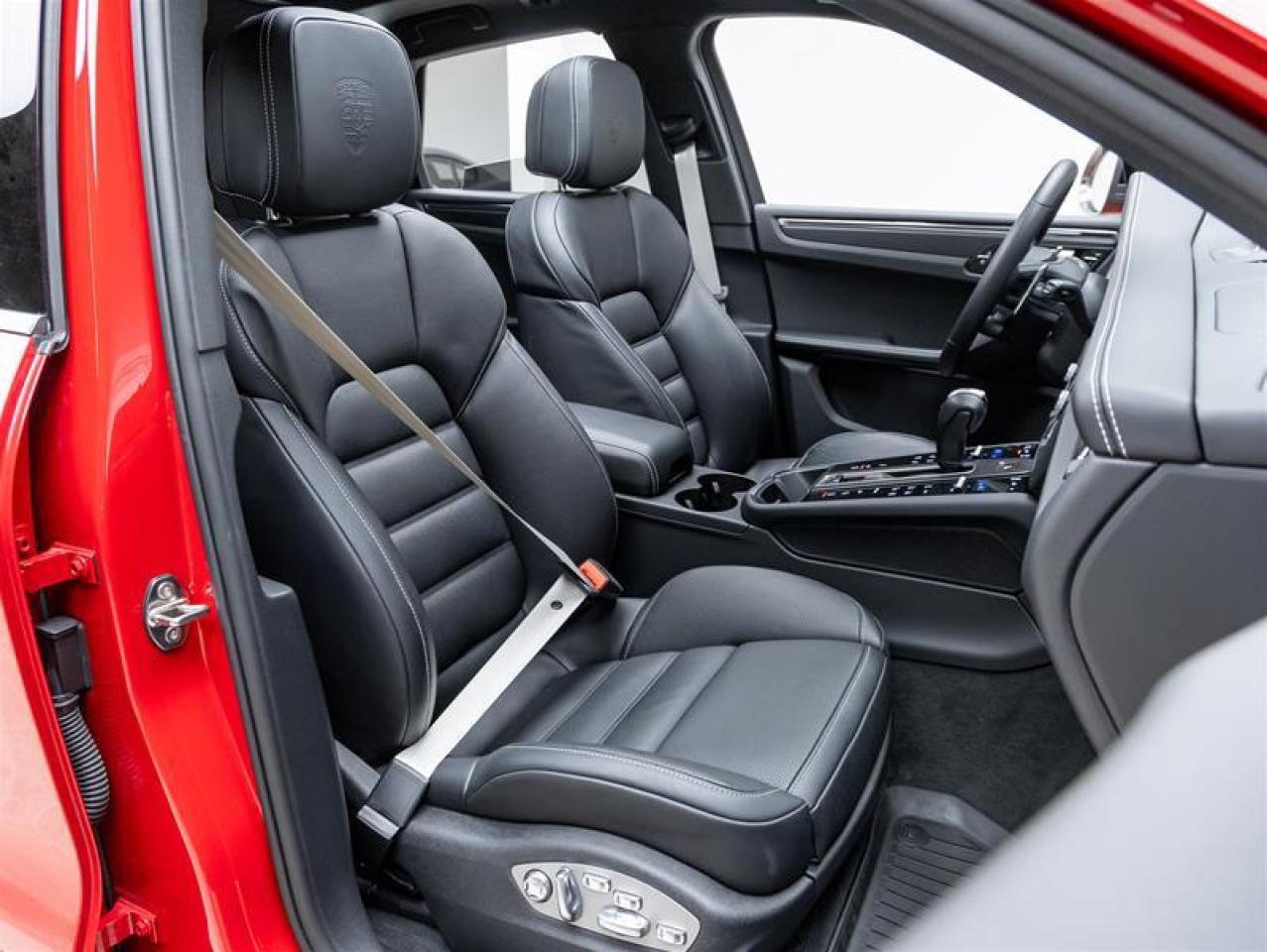 2025 Porsche Macan  Photo