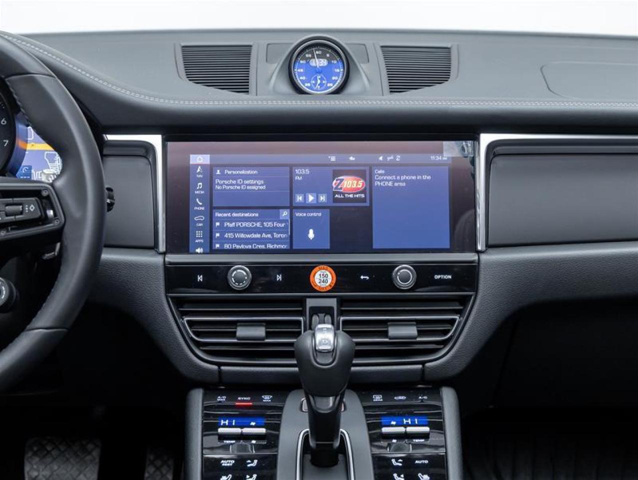 2025 Porsche Macan  Photo