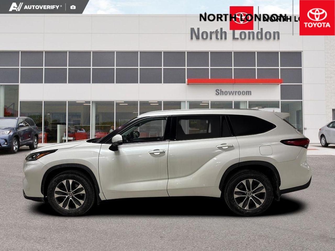 2022 Toyota Highlander XLE 4dr All-wheel Drive Photo2