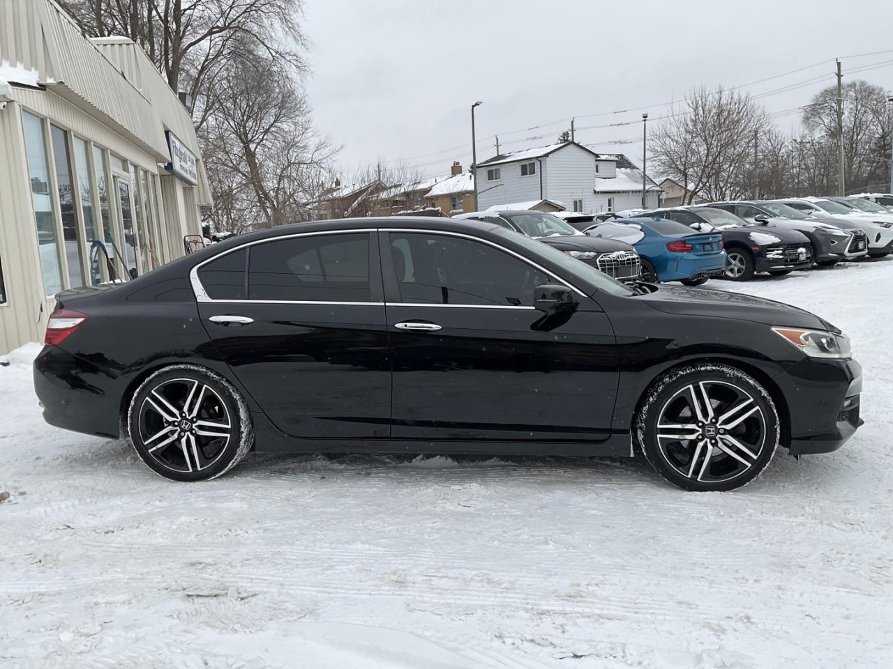 2017 Honda Accord Sport - SUNROOF! BACK-UP/BLIND-SPOT CAM! CAR PLAY! Photo