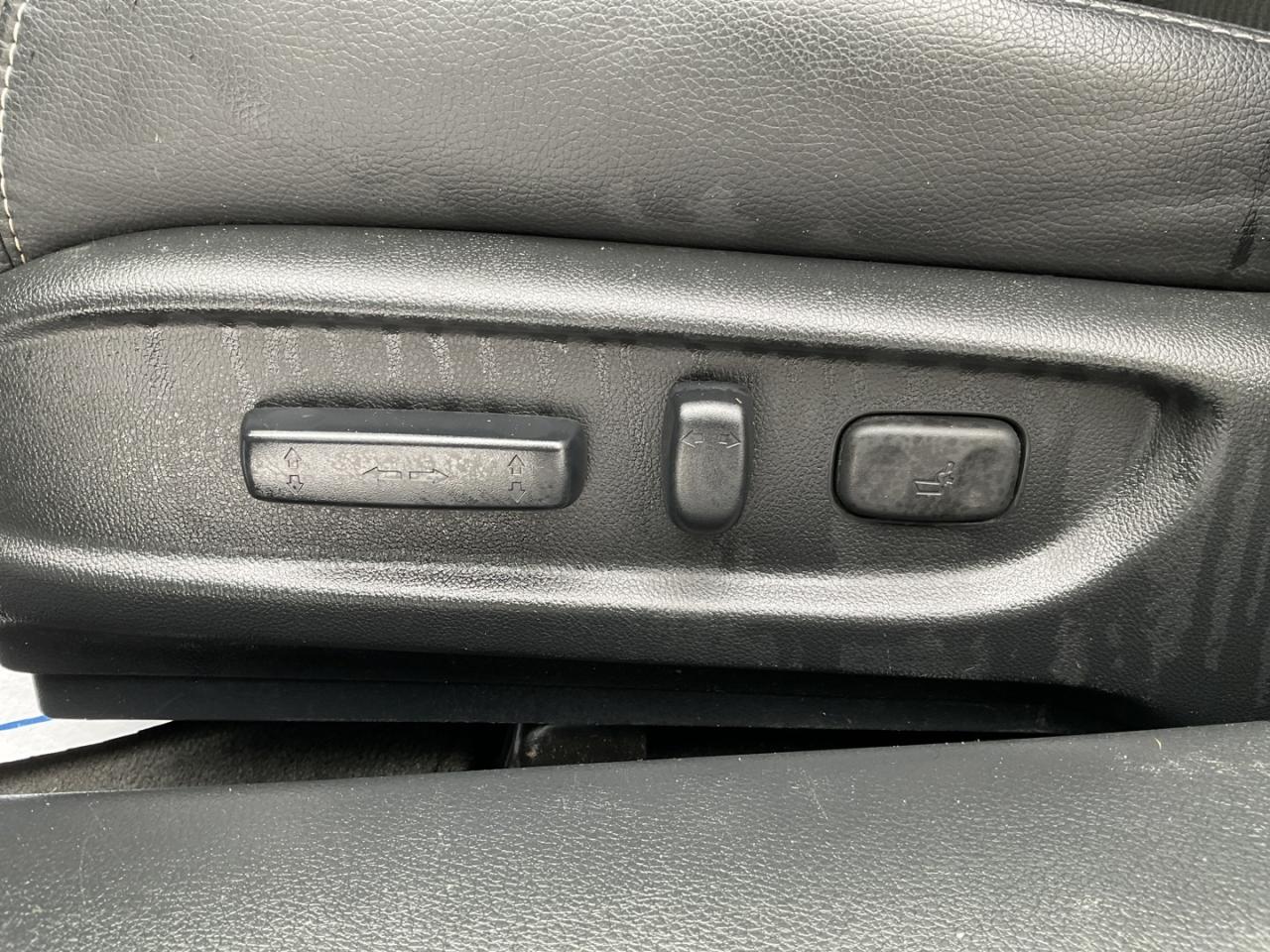 2017 Honda Accord Sport - SUNROOF! BACK-UP/BLIND-SPOT CAM! CAR PLAY! Photo