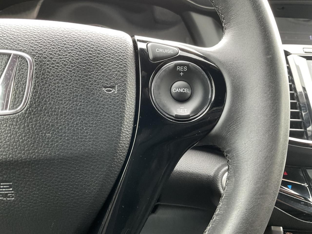 2017 Honda Accord Sport - SUNROOF! BACK-UP/BLIND-SPOT CAM! CAR PLAY! Photo