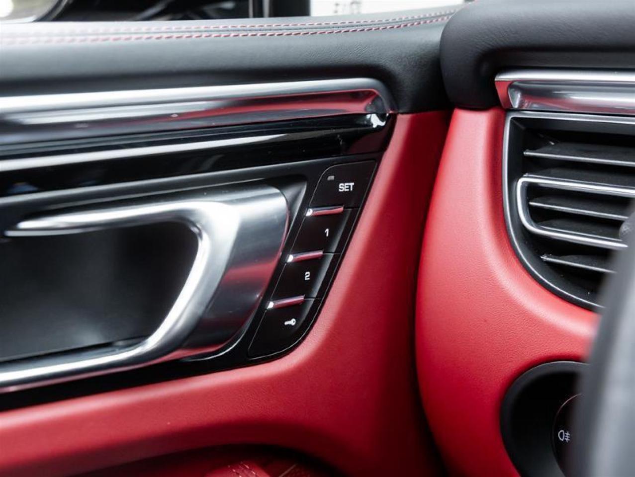 2025 Porsche Macan  Photo