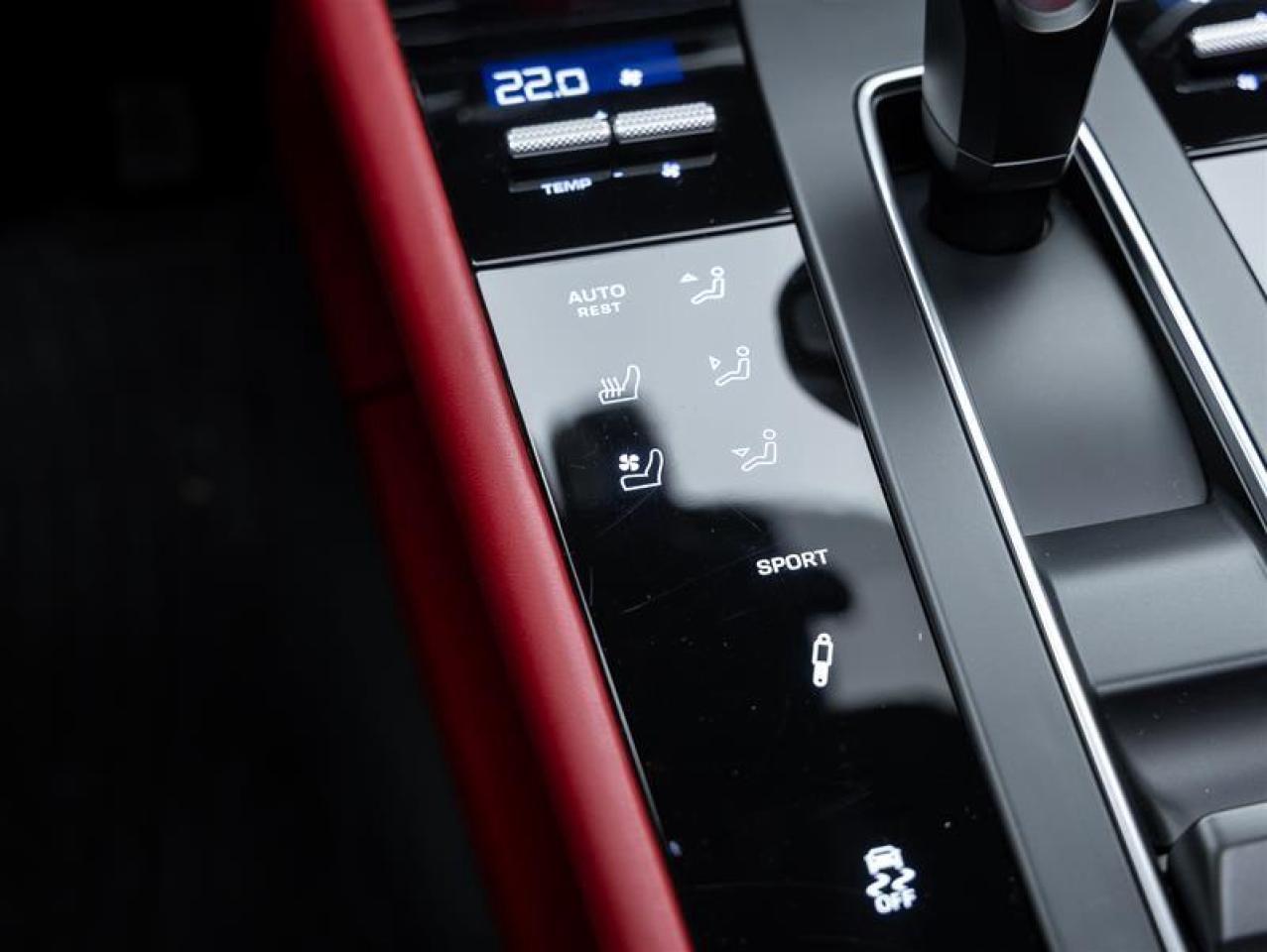 2025 Porsche Macan  Photo