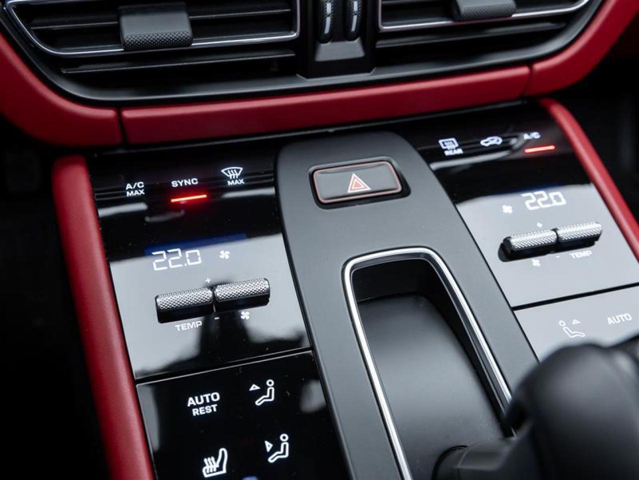 2025 Porsche Macan  Photo