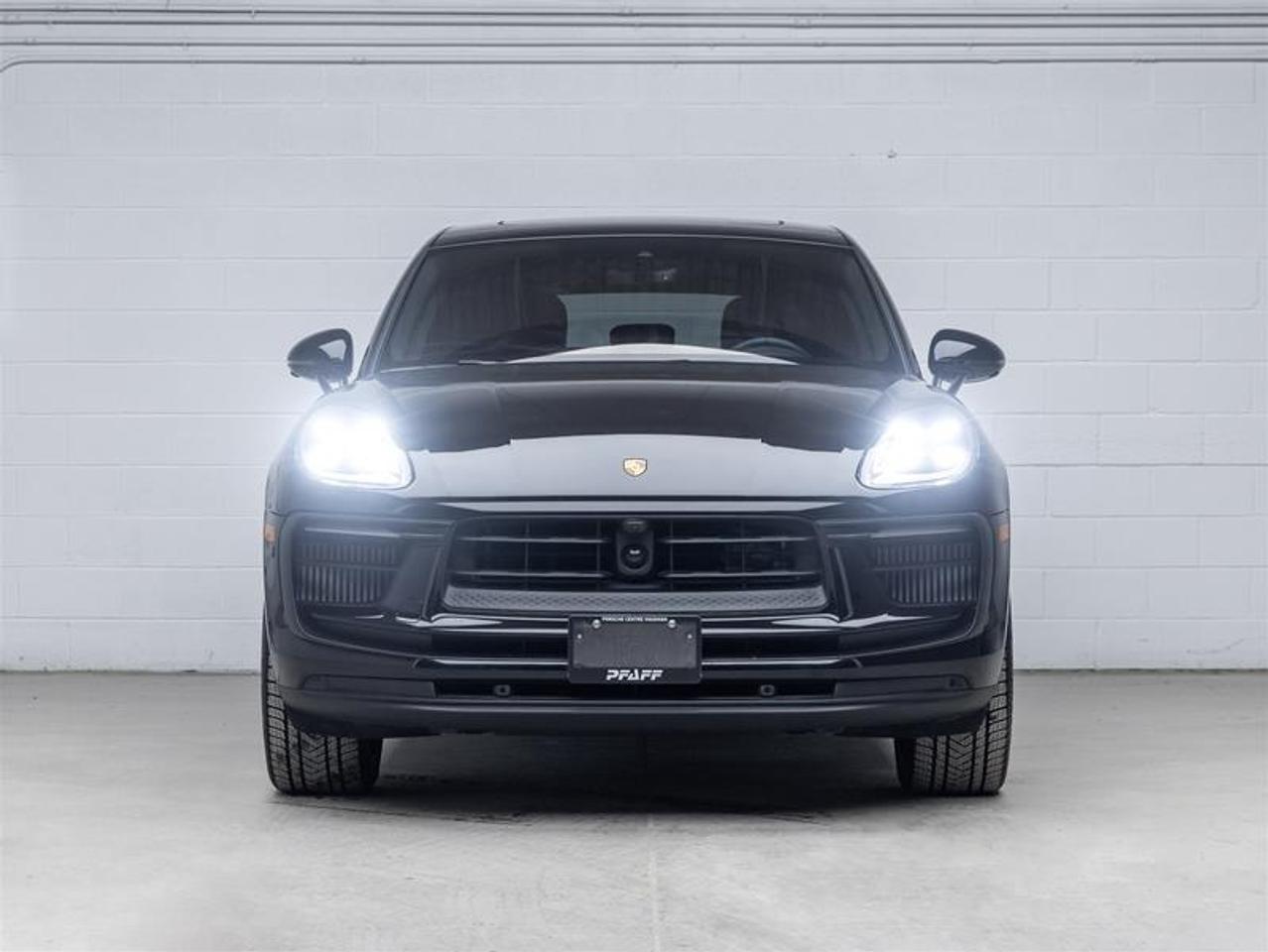 2025 Porsche Macan  Photo