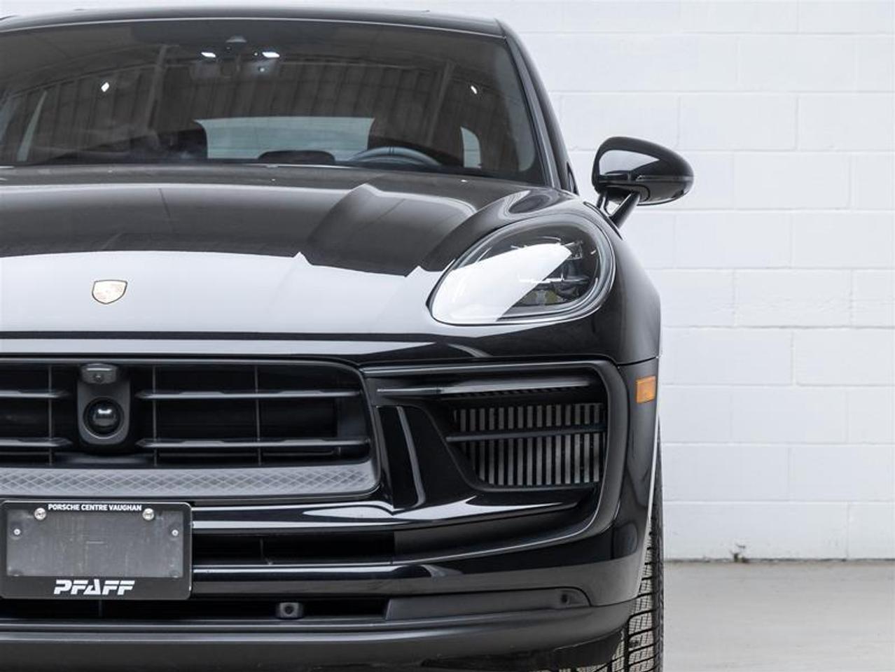 2025 Porsche Macan  Photo