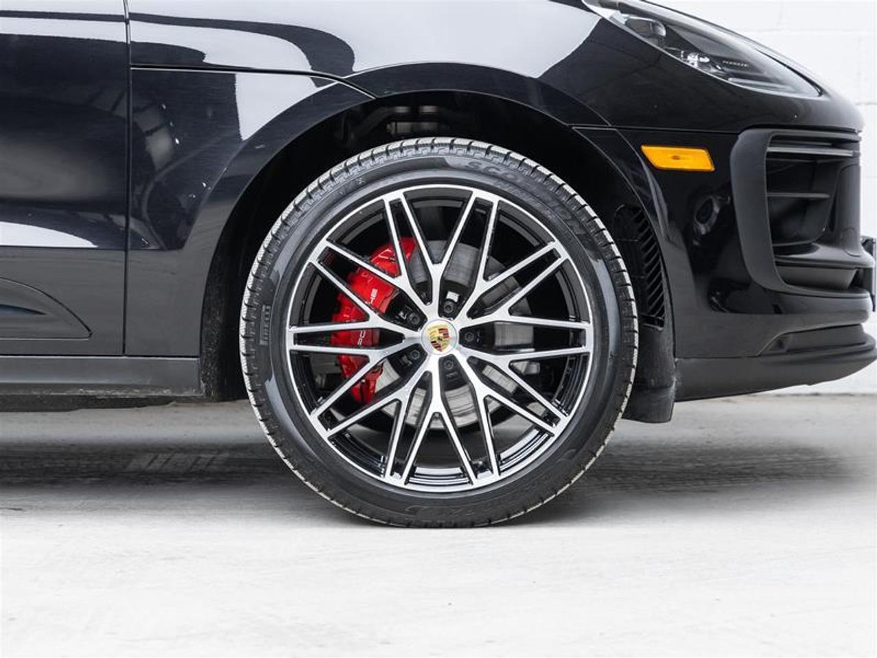 2025 Porsche Macan  Photo