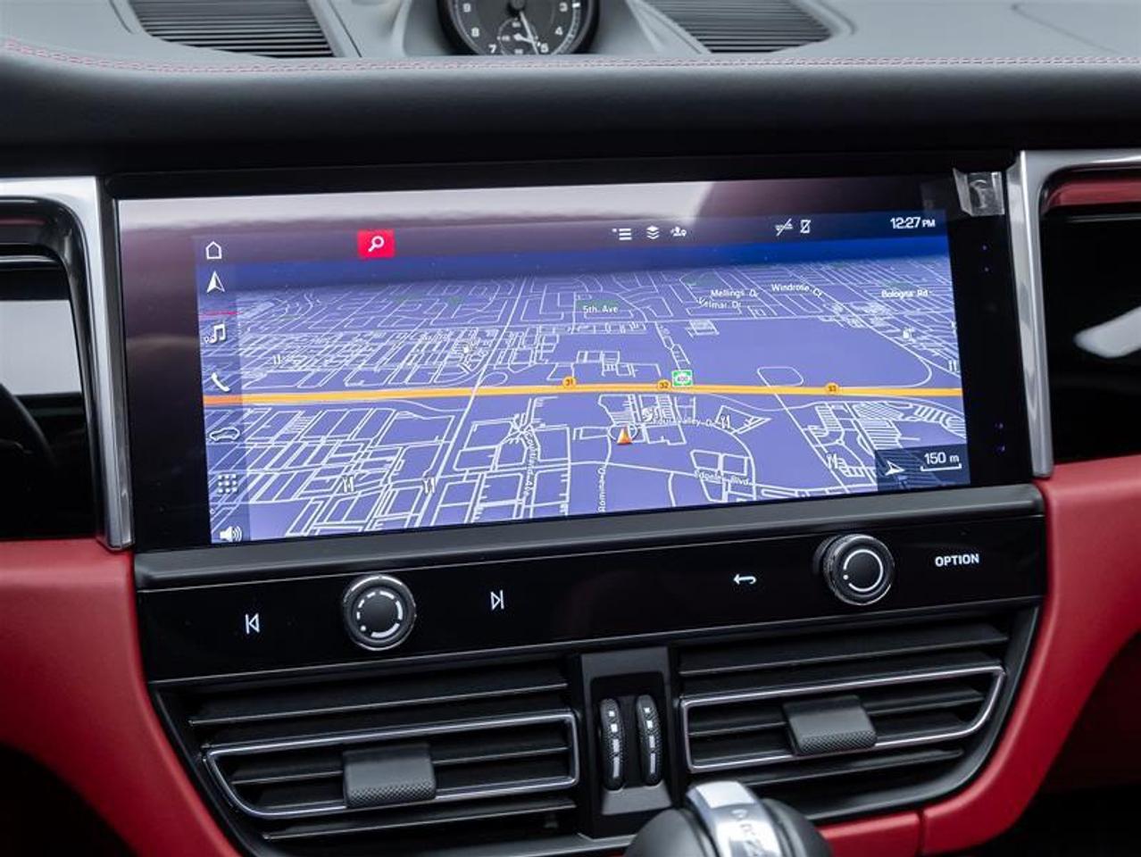 2025 Porsche Macan  Photo