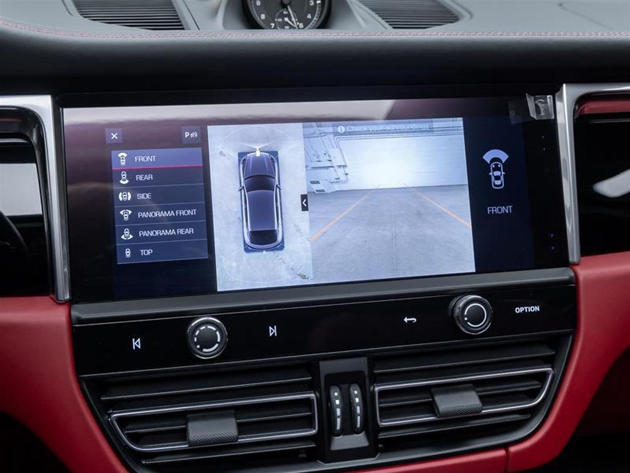 2025 Porsche Macan  Photo