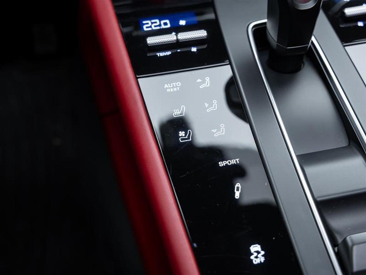 2025 Porsche Macan  Photo