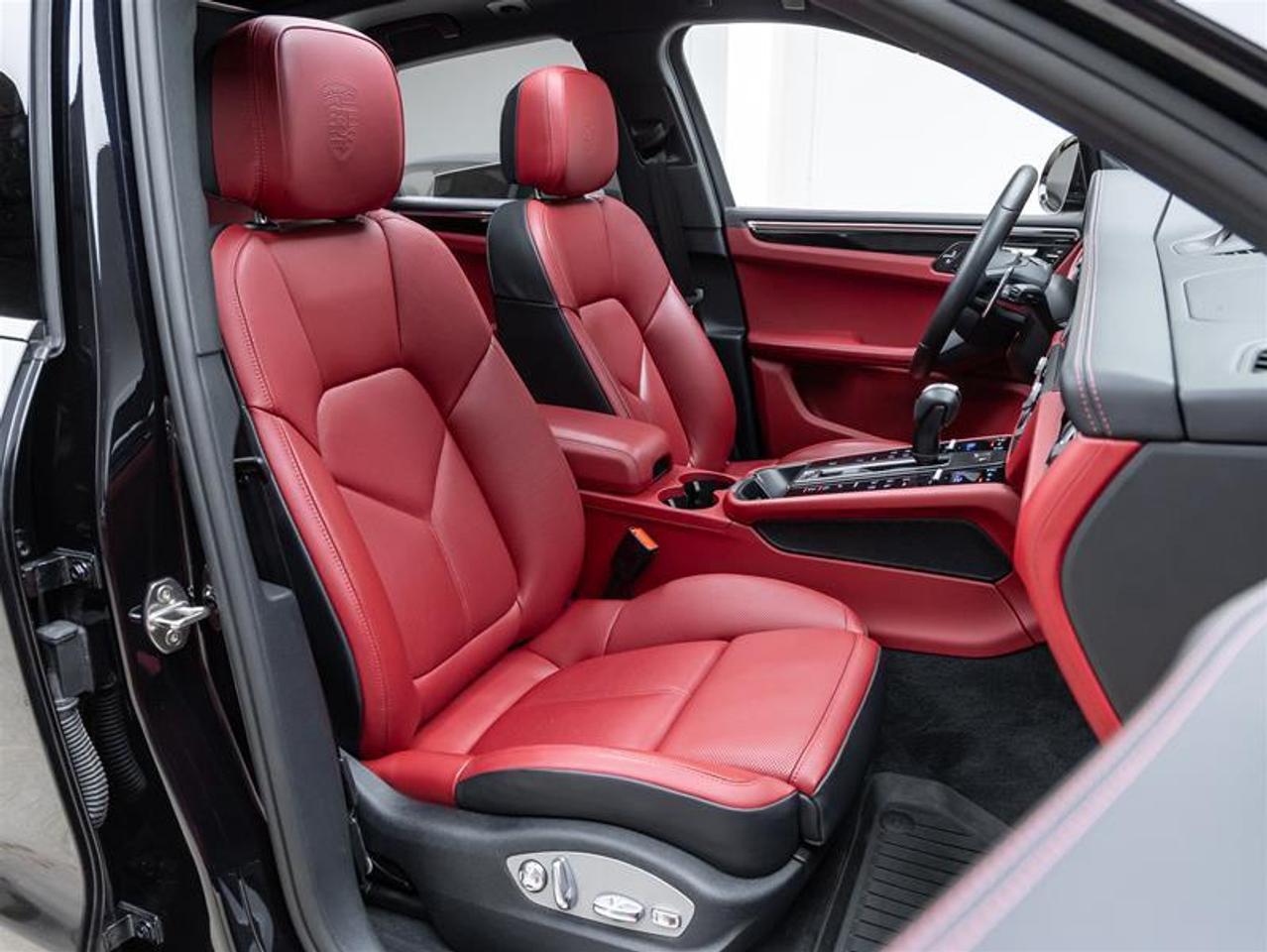 2025 Porsche Macan  Photo