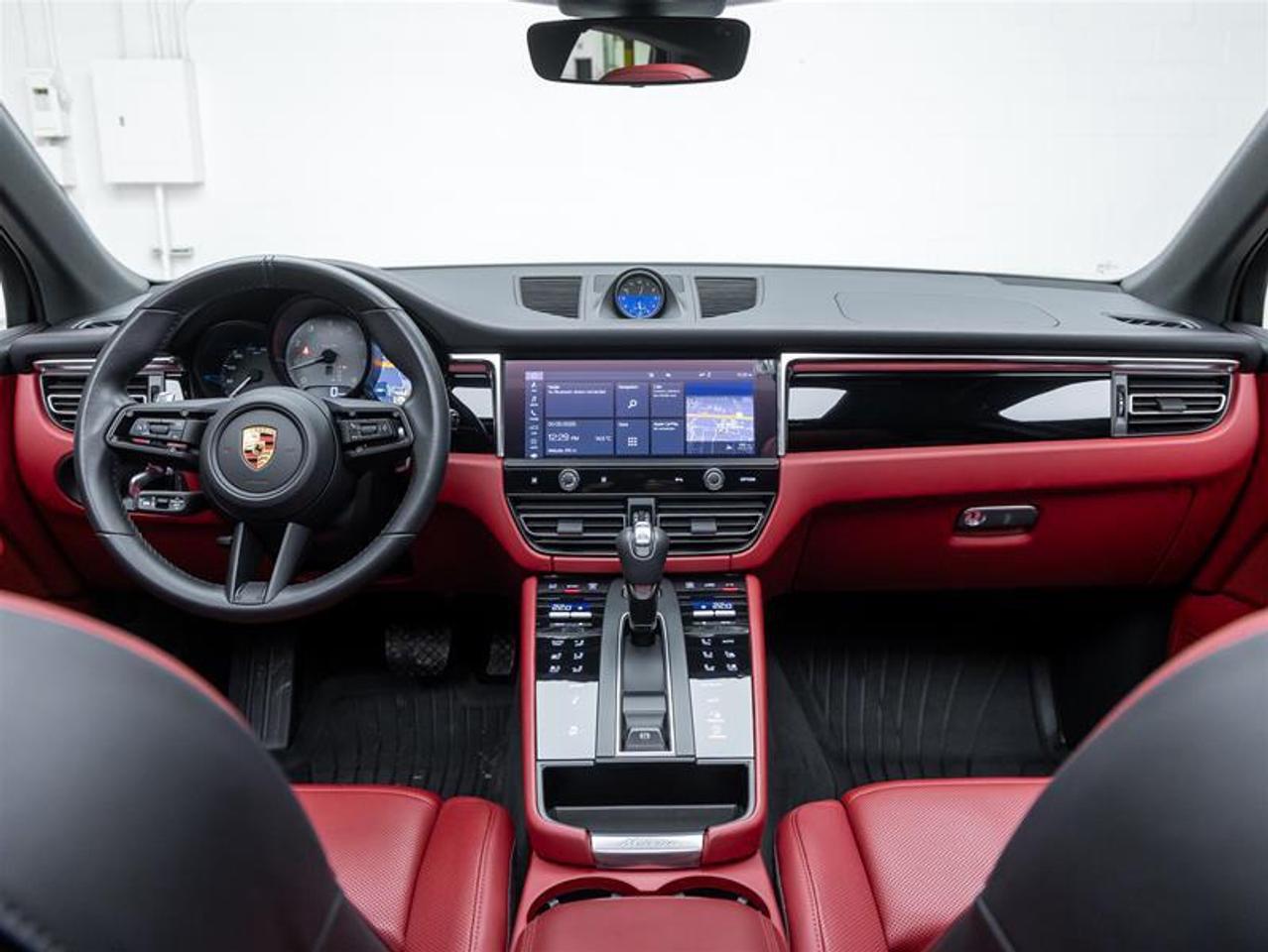 2025 Porsche Macan  Photo