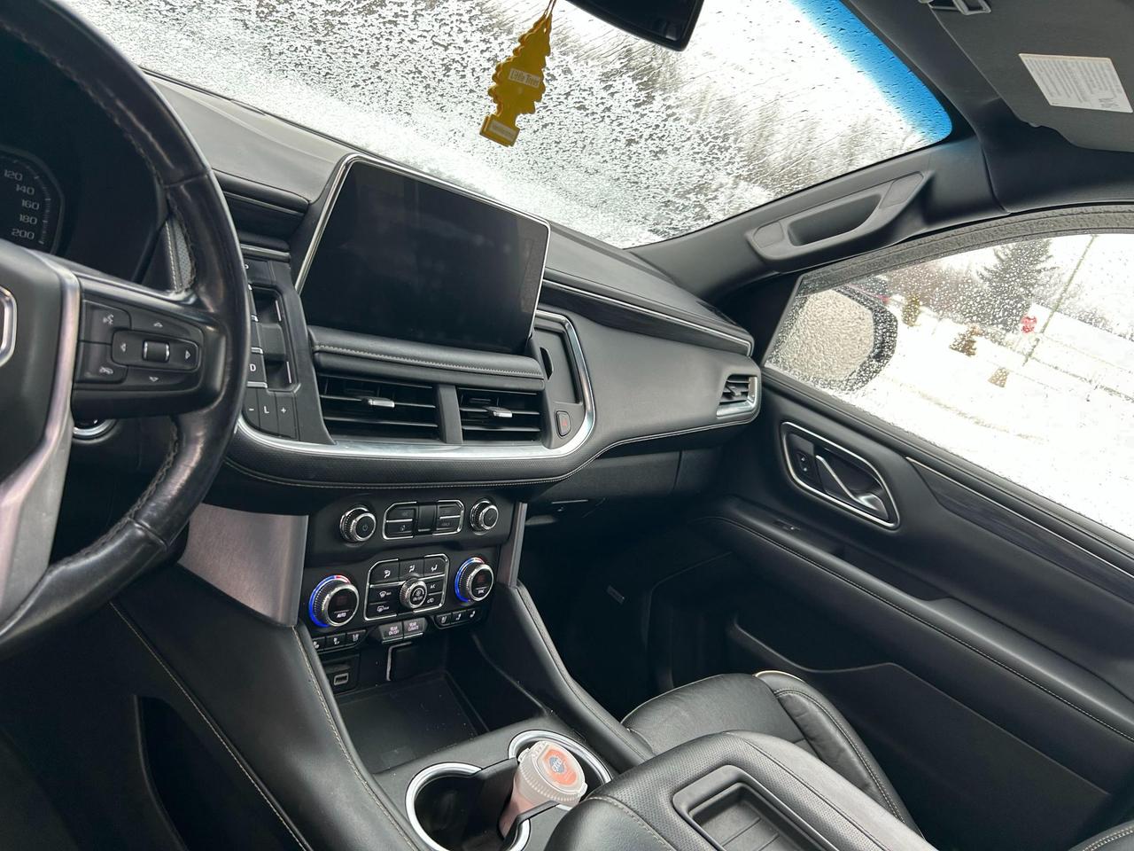 2021 GMC Yukon XL SLT 4X4 Photo