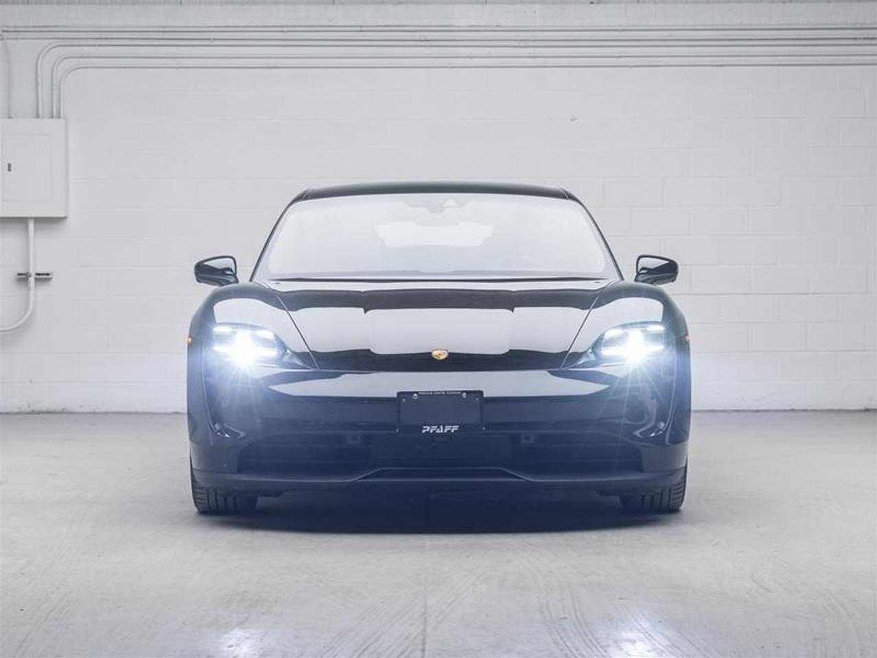 2022 Porsche Taycan  Photo