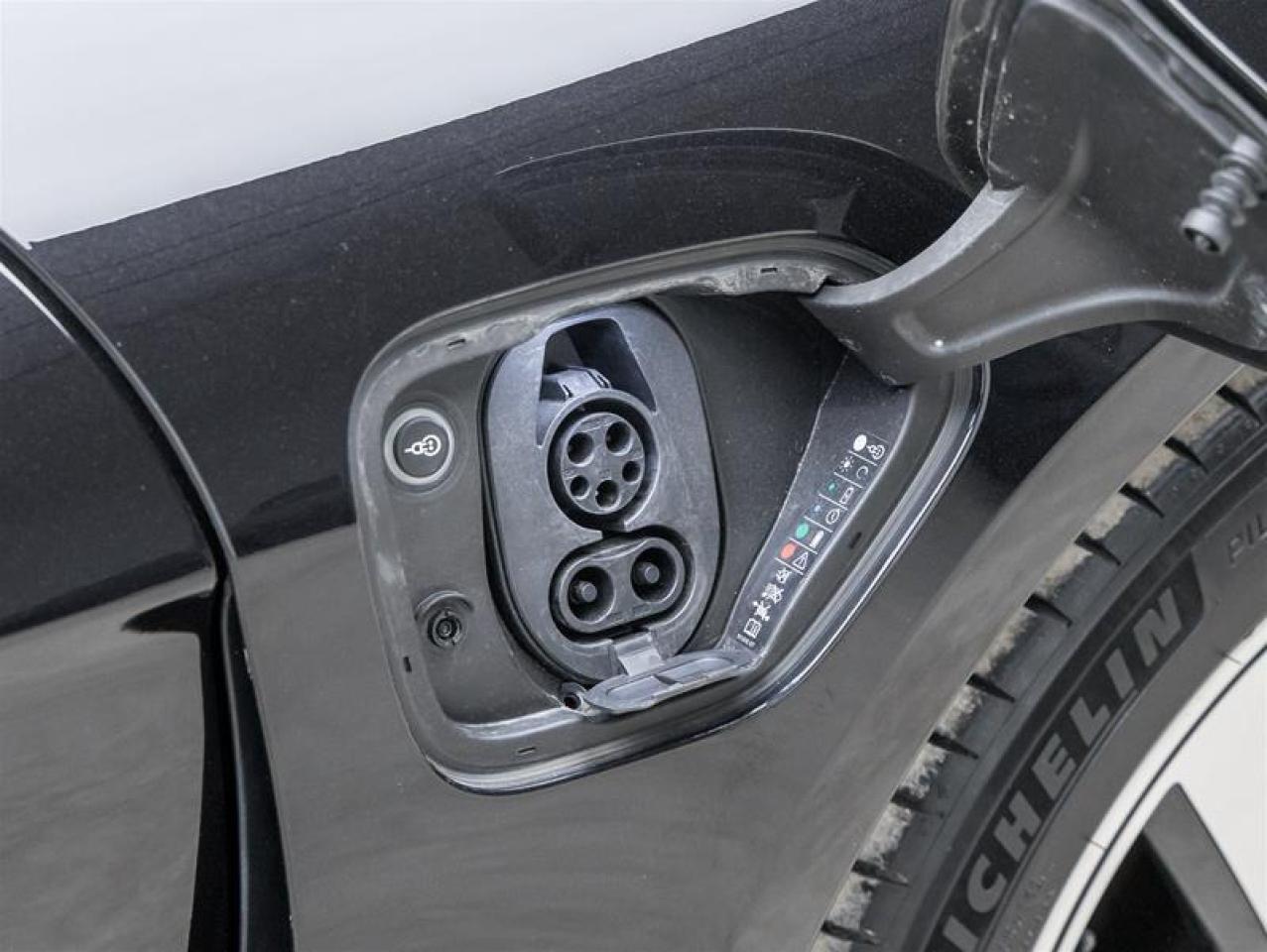 2022 Porsche Taycan  Photo