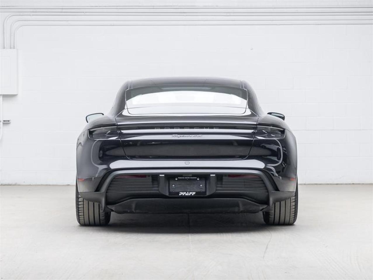 2022 Porsche Taycan  Photo