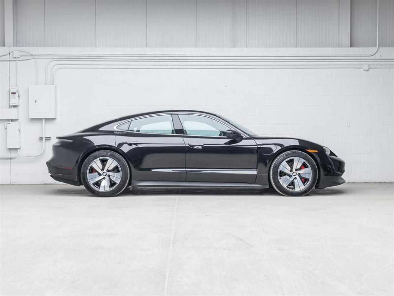 2022 Porsche Taycan  Photo