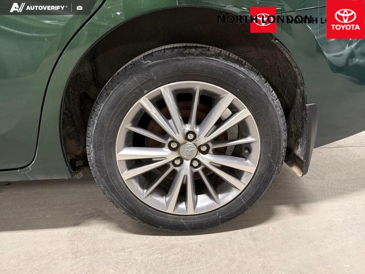 2015 Toyota Corolla LE (CVT) 4dr Sedan Photo