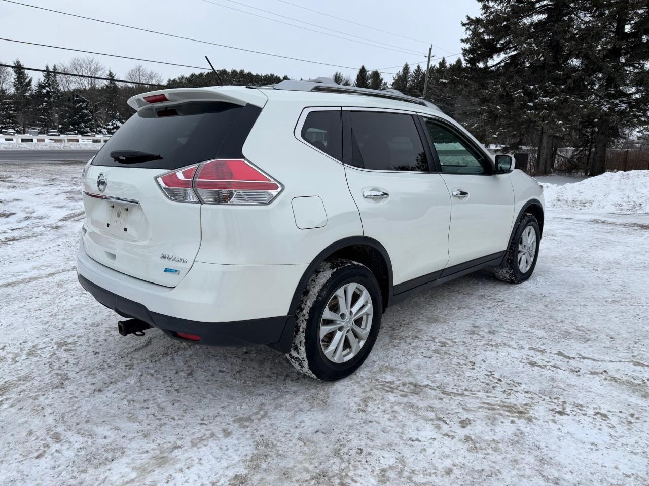 2014 Nissan Rogue SV 4dr All-wheel Drive Photo4