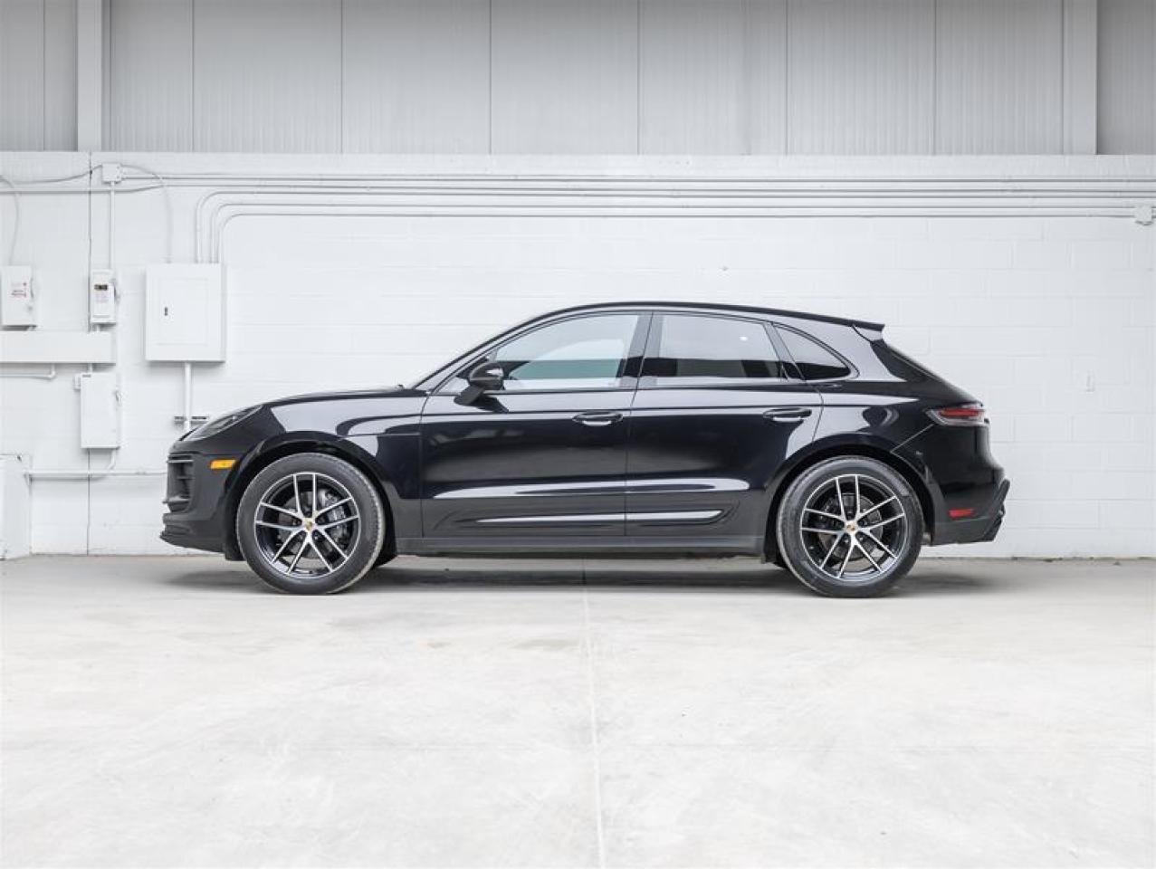 2023 Porsche Macan  Photo