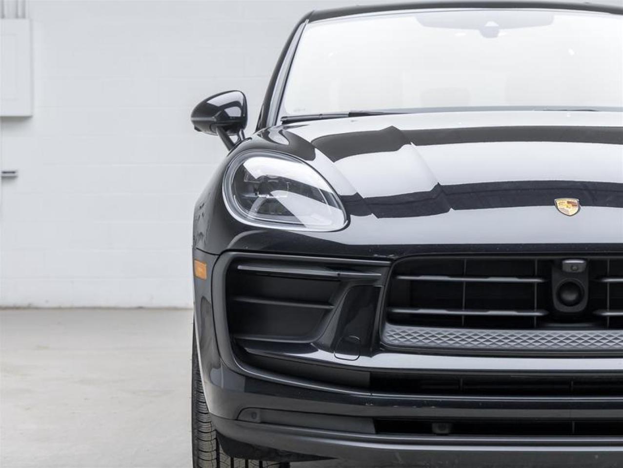 2023 Porsche Macan  Photo