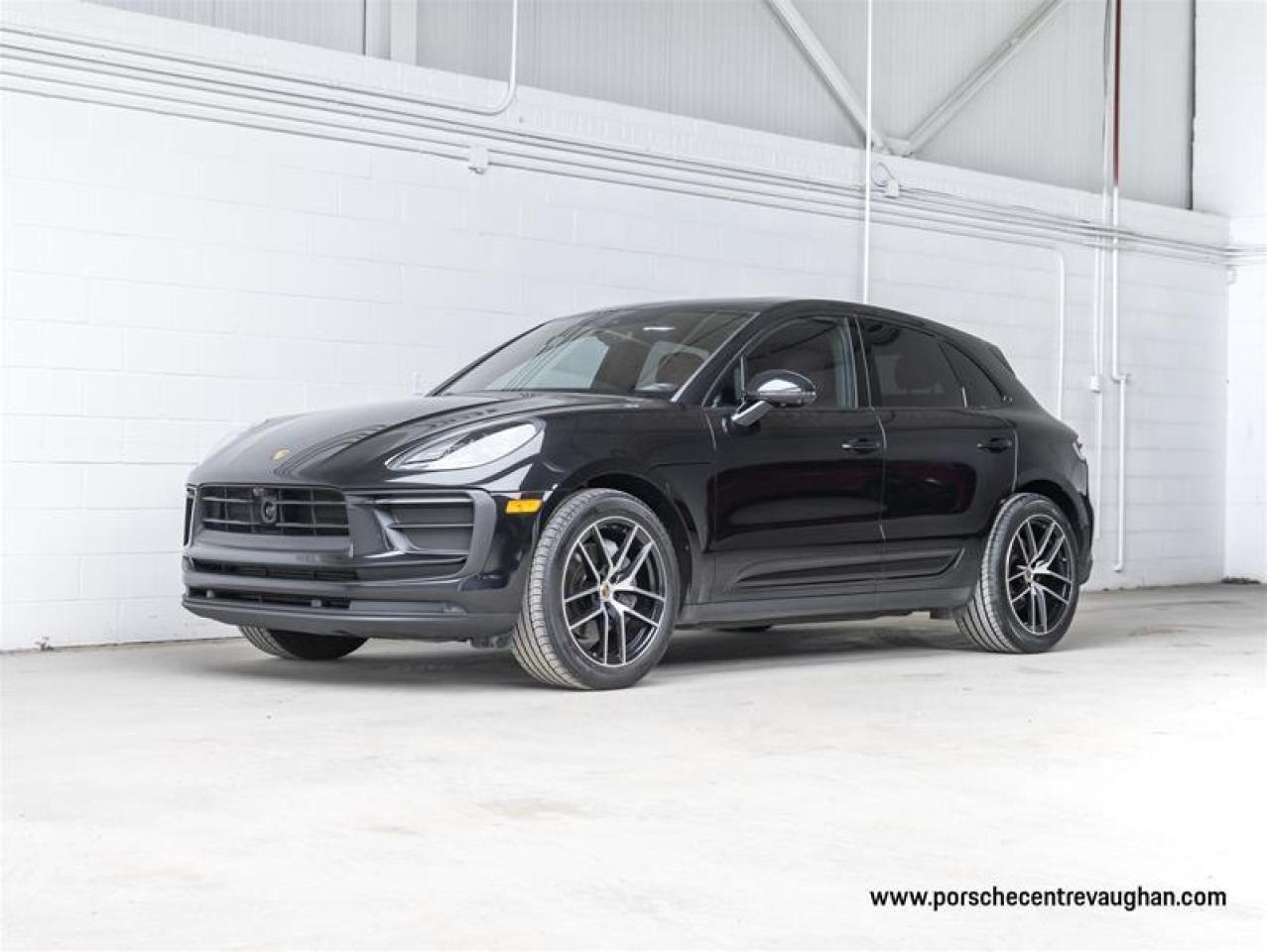 2023 Porsche Macan  Photo0