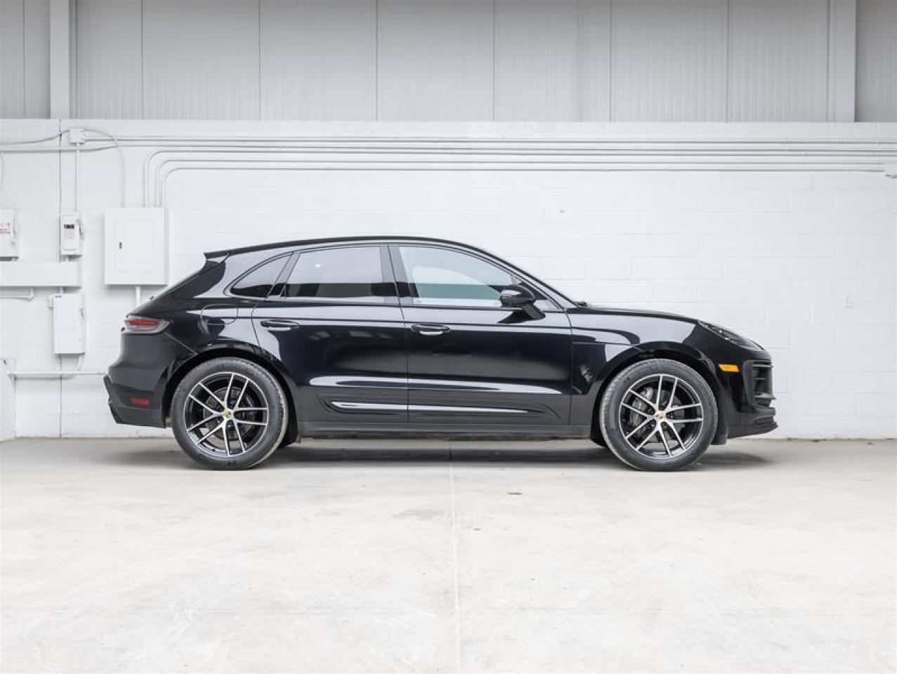 2023 Porsche Macan  Photo