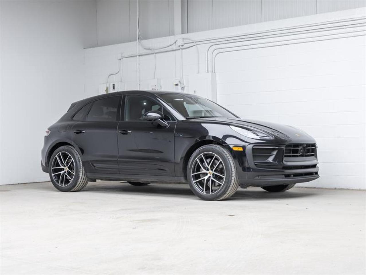 2023 Porsche Macan  Photo