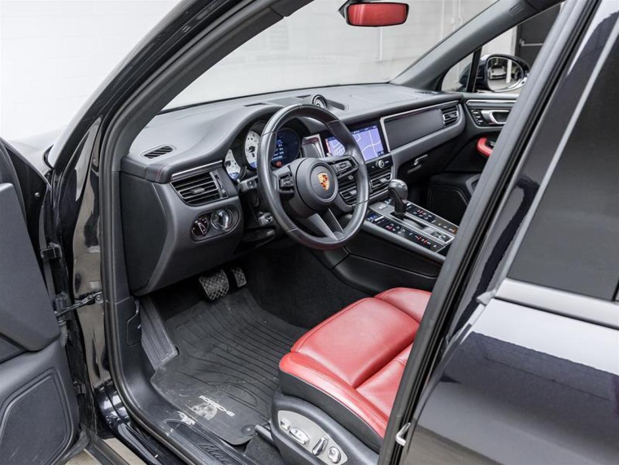 2023 Porsche Macan  Photo