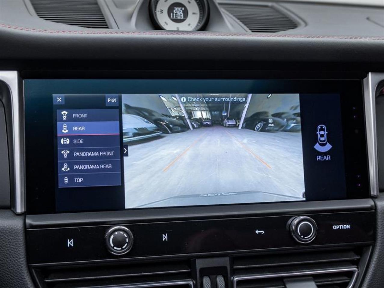 2023 Porsche Macan  Photo