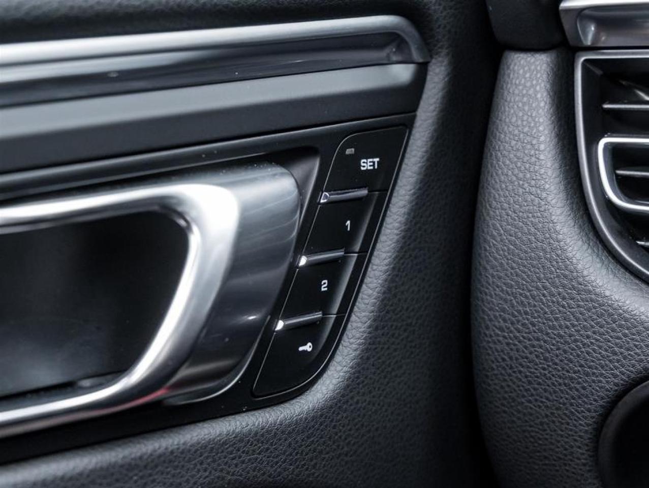 2023 Porsche Macan  Photo