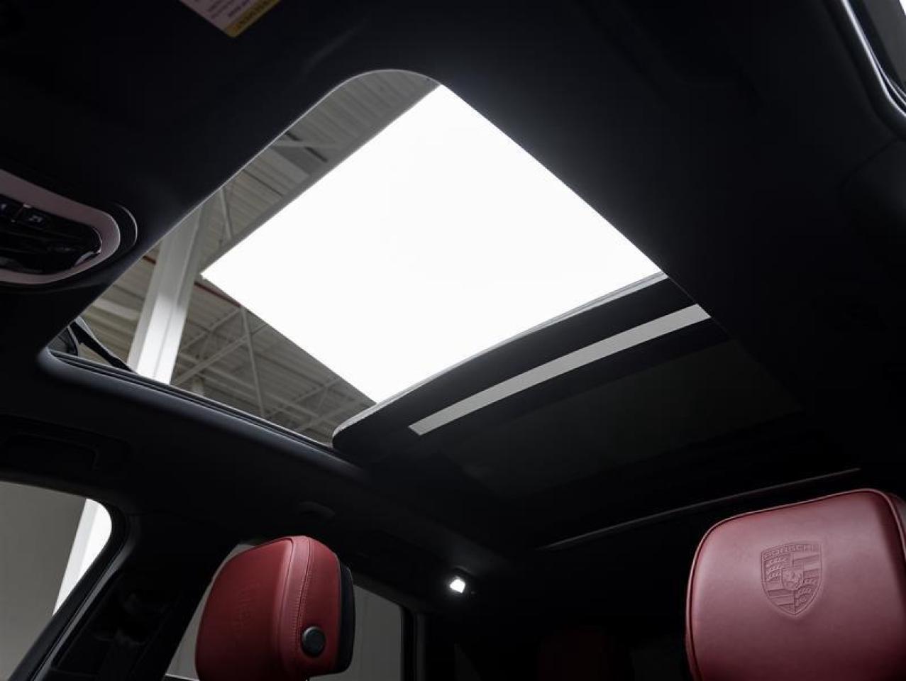 2023 Porsche Macan  Photo