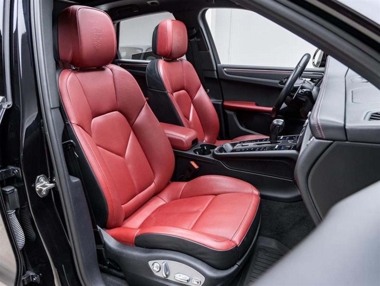 2023 Porsche Macan  Photo