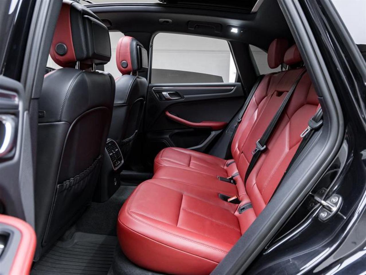 2023 Porsche Macan  Photo