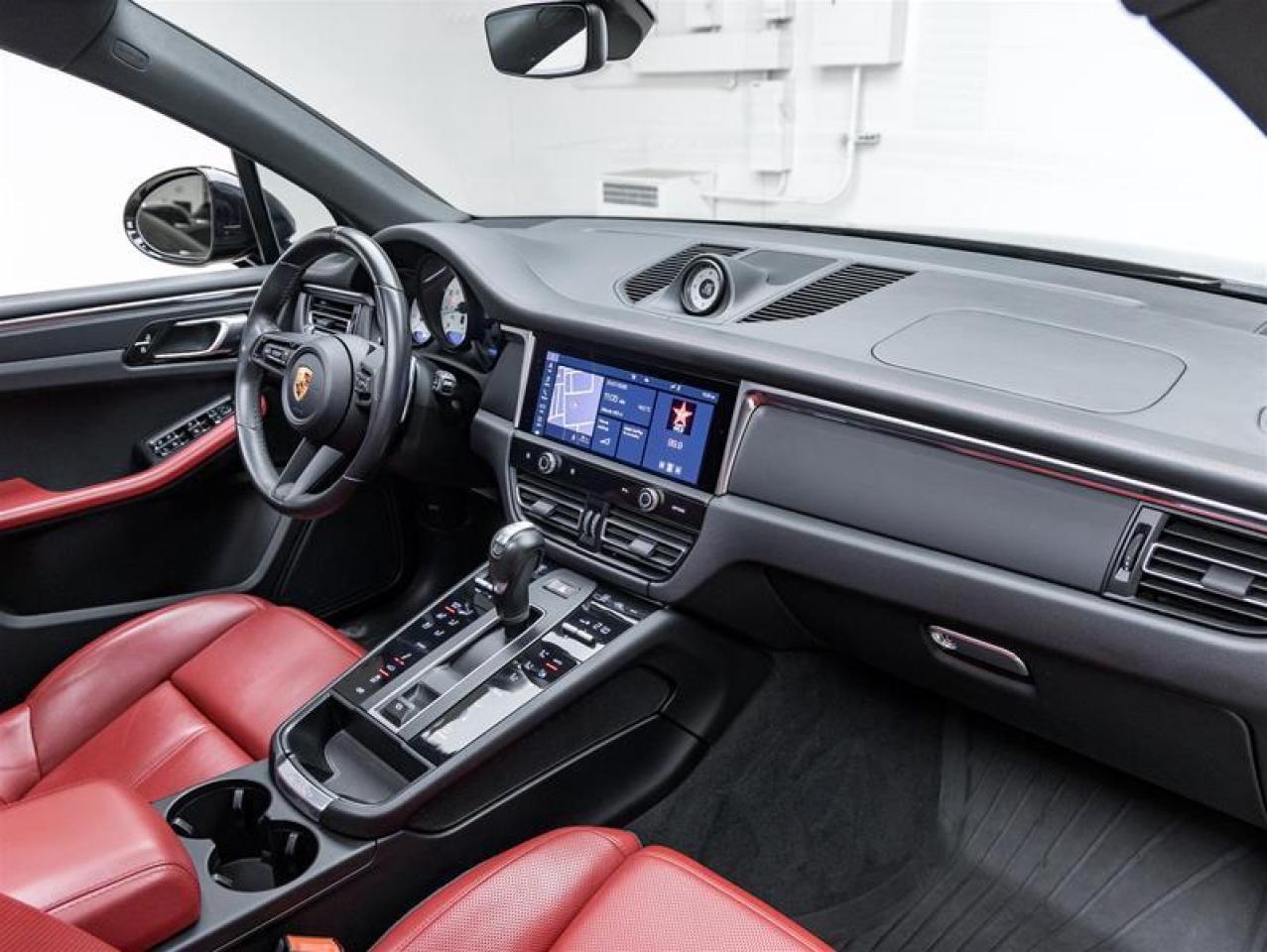 2023 Porsche Macan  Photo