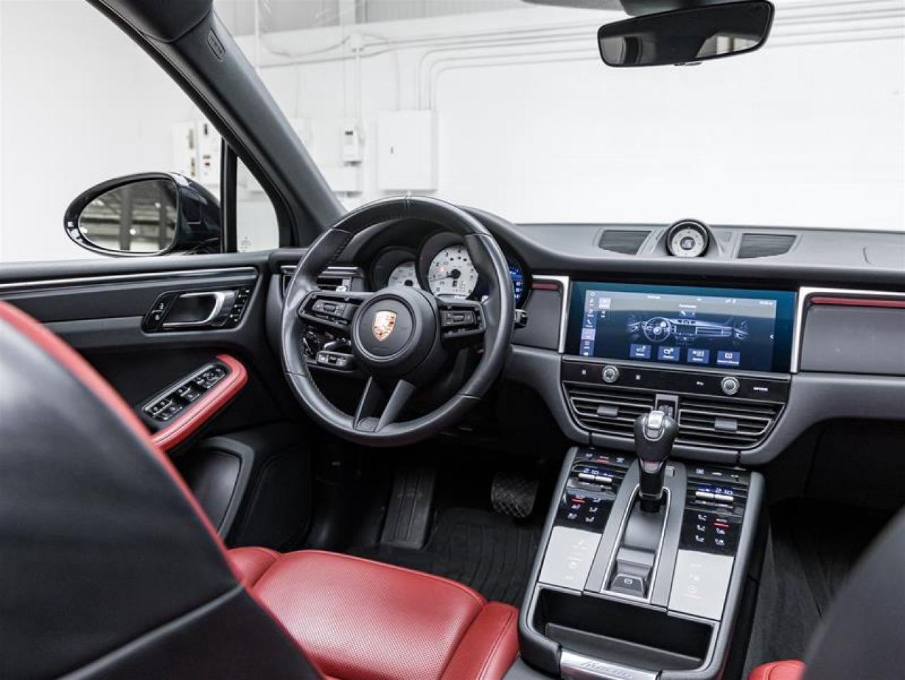 2023 Porsche Macan  Photo