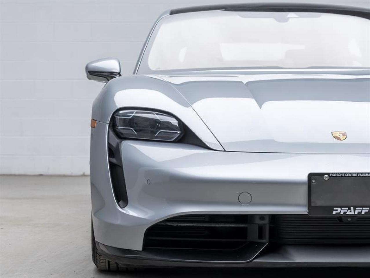 2020 Porsche Taycan  Photo2