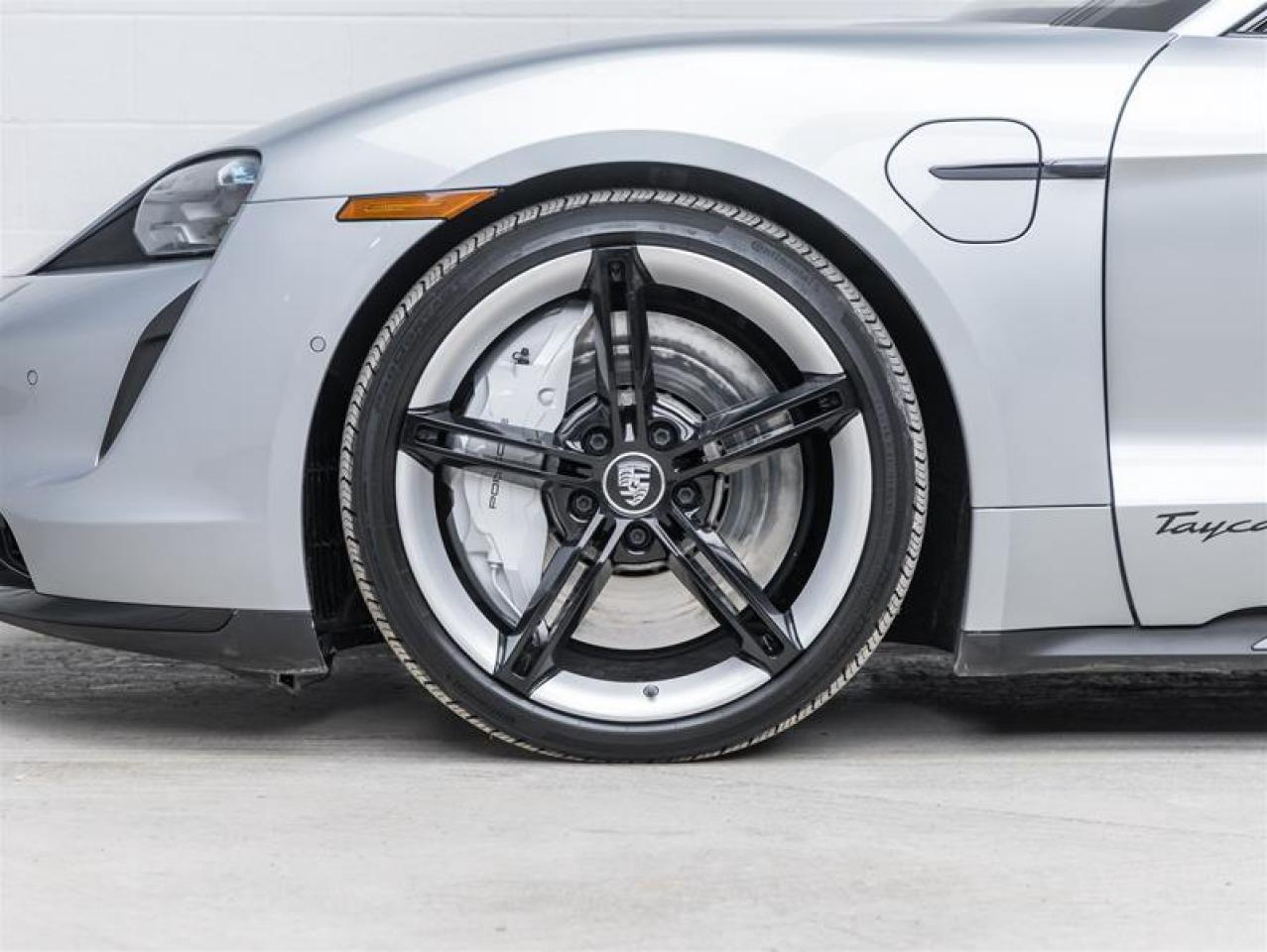 2020 Porsche Taycan  Photo