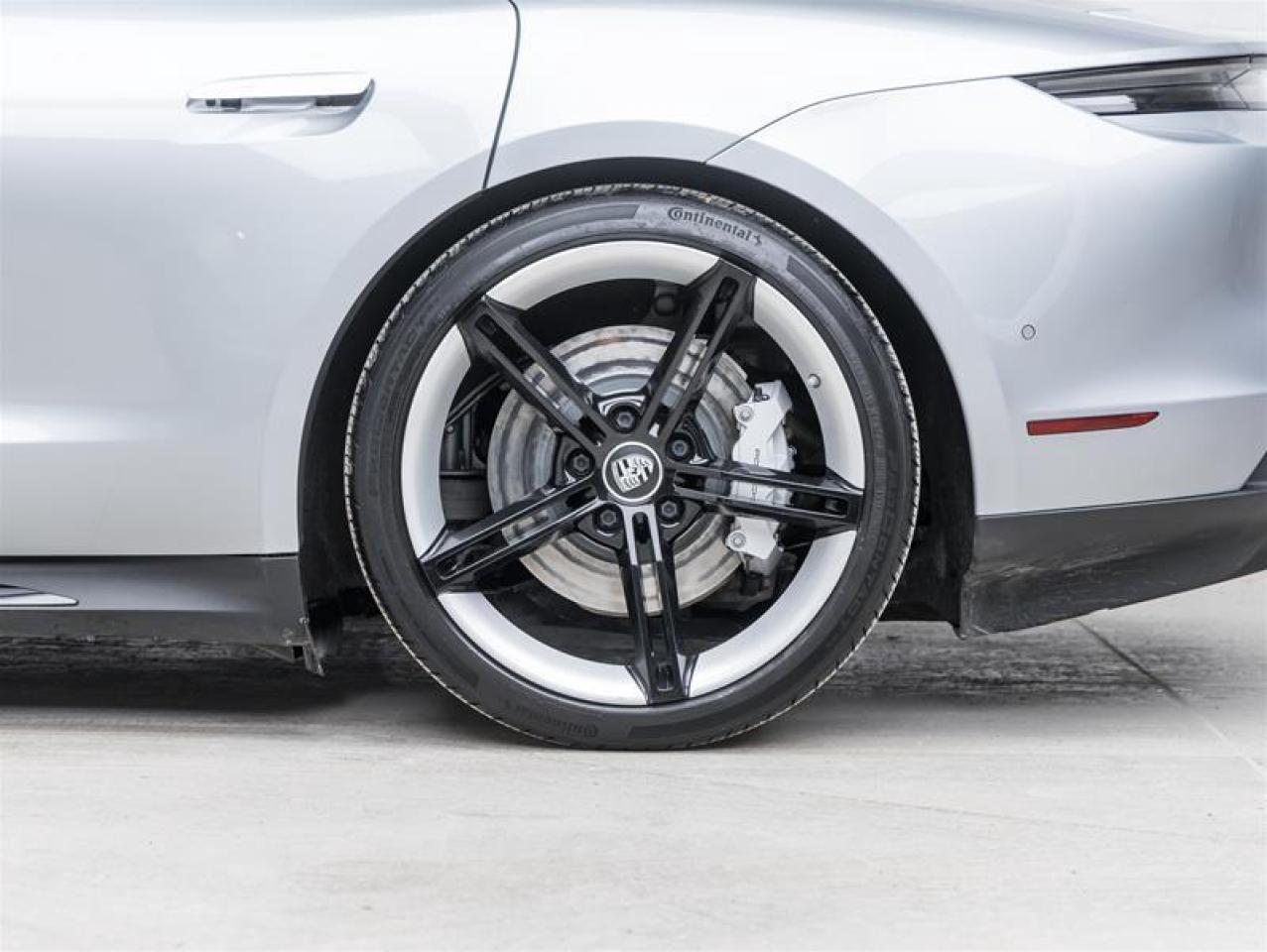 2020 Porsche Taycan  Photo