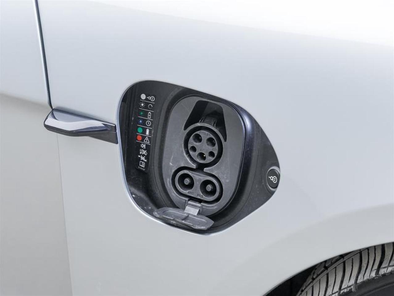 2020 Porsche Taycan  Photo