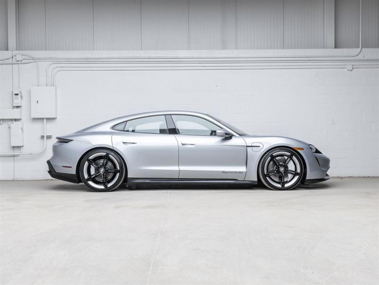 2020 Porsche Taycan  Photo