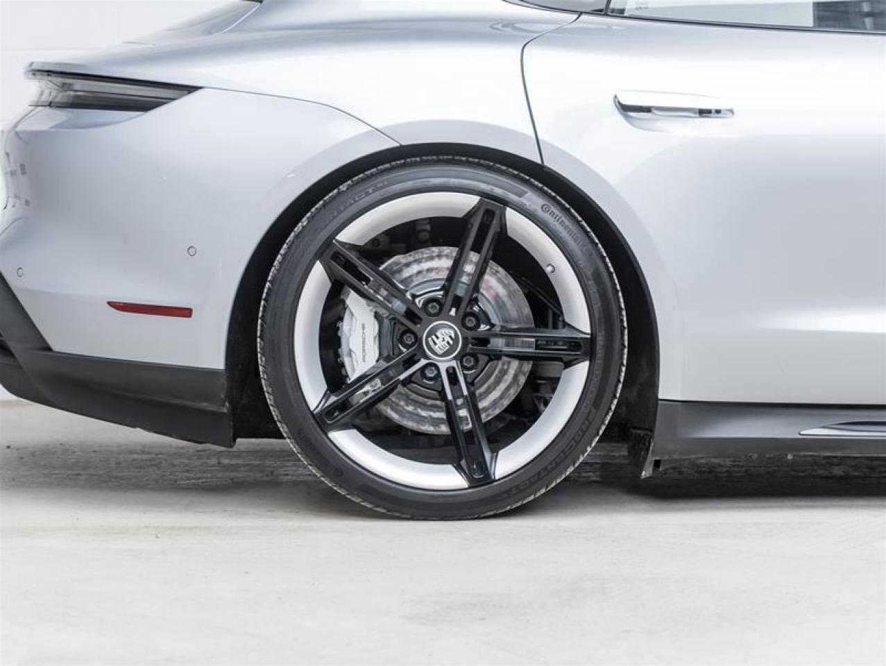 2020 Porsche Taycan  Photo