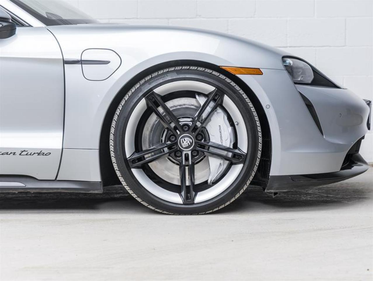 2020 Porsche Taycan  Photo