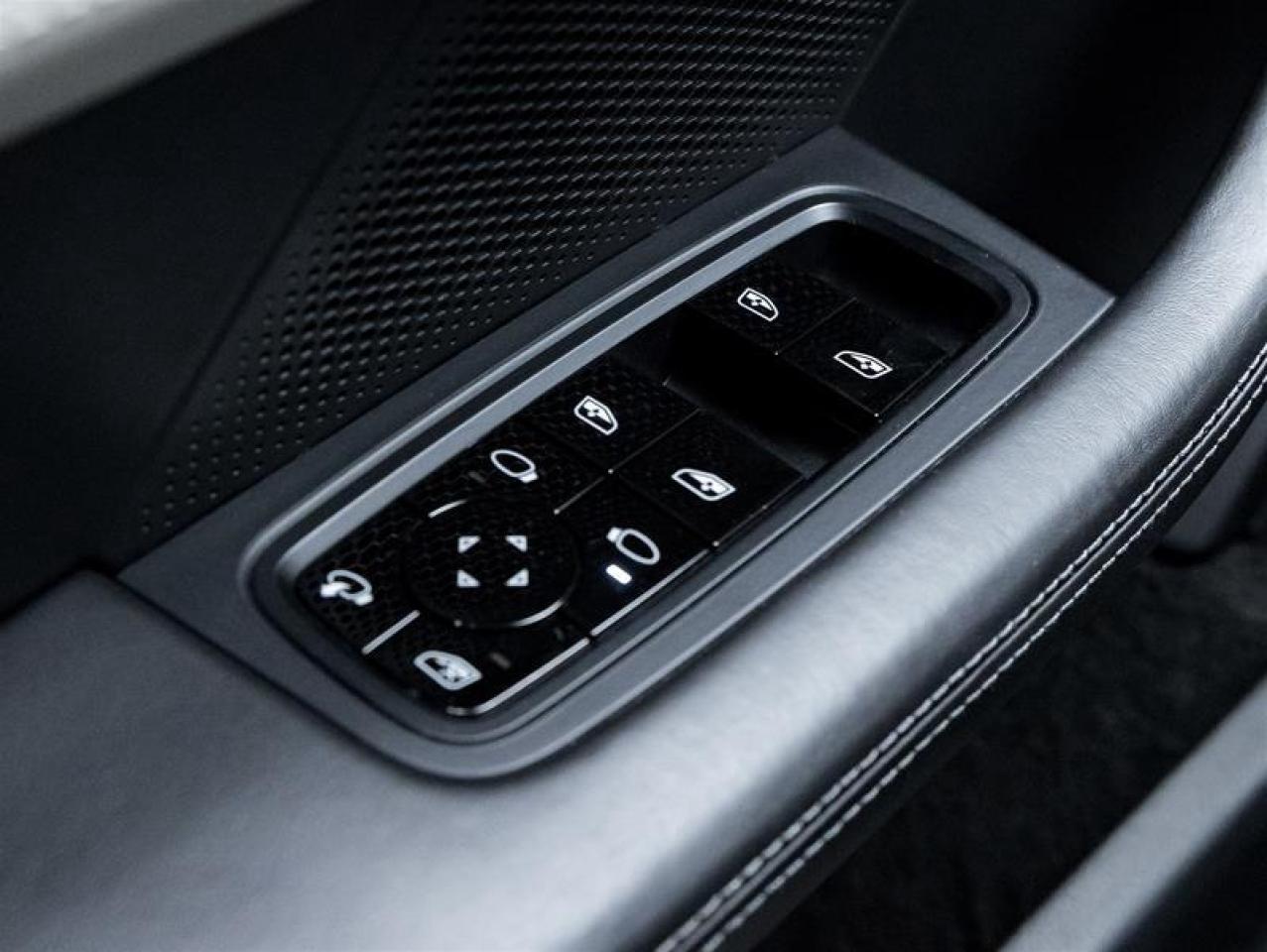 2020 Porsche Taycan  Photo