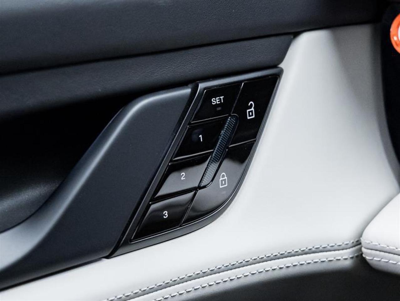 2020 Porsche Taycan  Photo