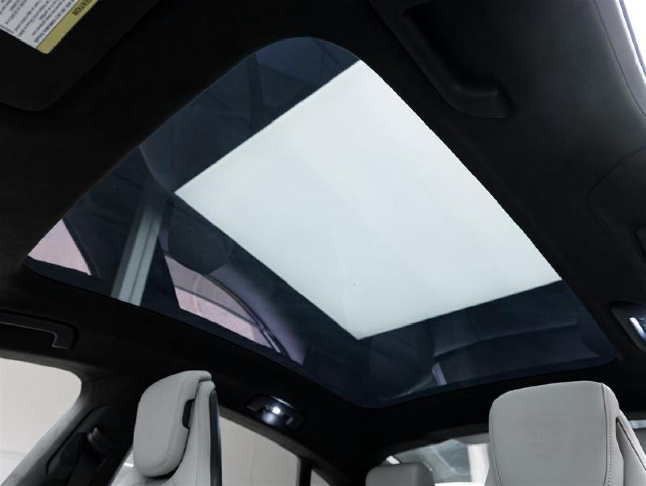 2020 Porsche Taycan  Photo