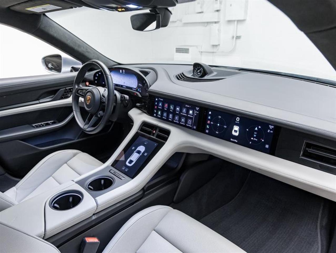 2020 Porsche Taycan  Photo