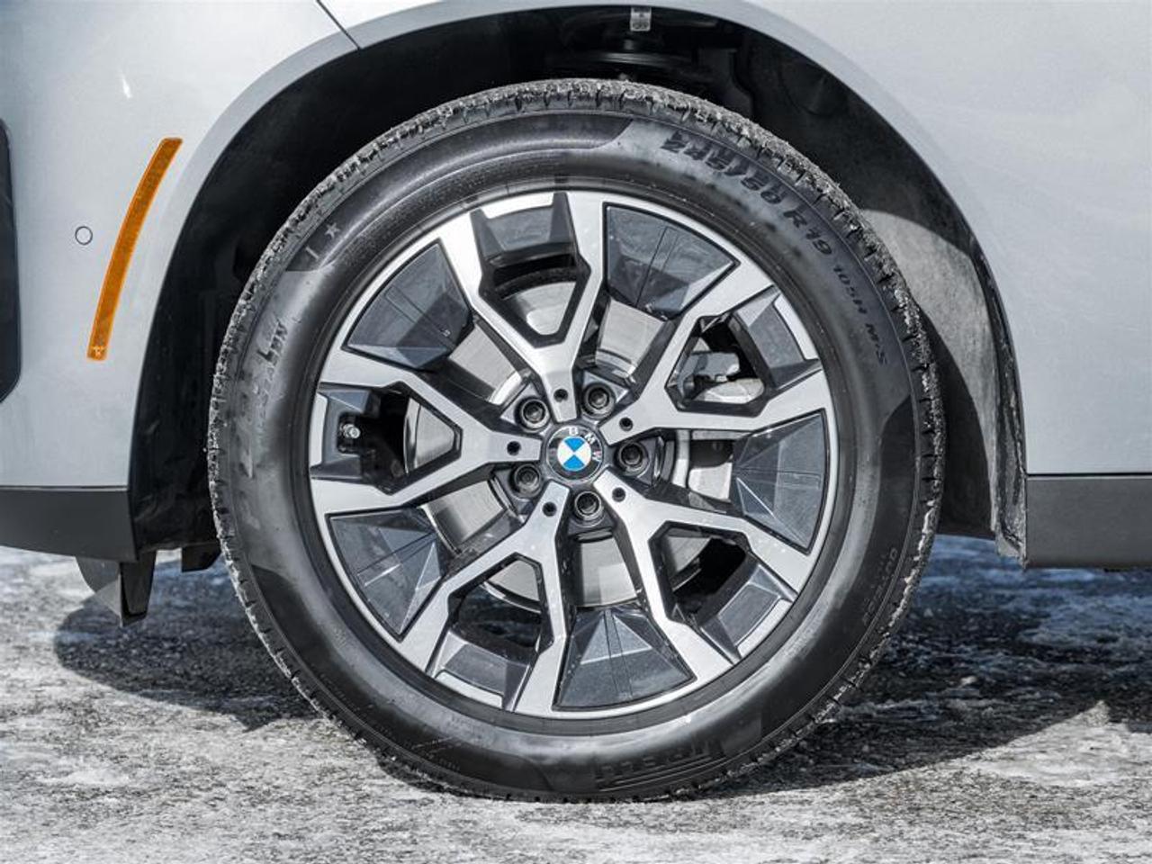 2025 BMW X3 30 xDrive 4dr All-Wheel Drive Sports Activity Vehicle Photo4